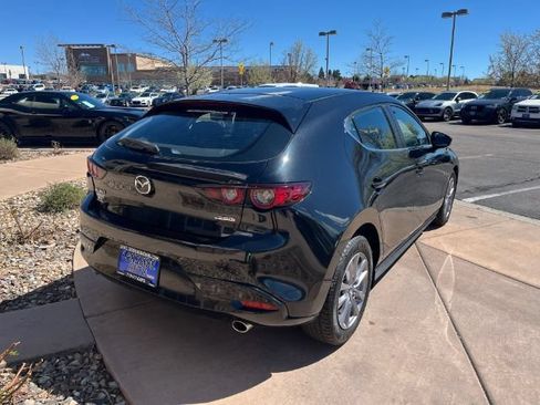 Used 2021 MAZDA MAZDA3 s FWD image 8