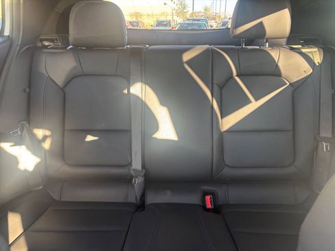 Used 2025 Buick Envista Sport Touring image 36