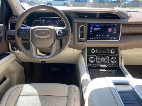 Used 2021 GMC Yukon Denali AWD/4WD image 8