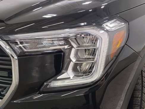 Used 2024 GMC Terrain SLE AWD/4WD image 28