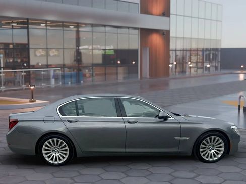 Used 2013 BMW 750Li RWD image 13