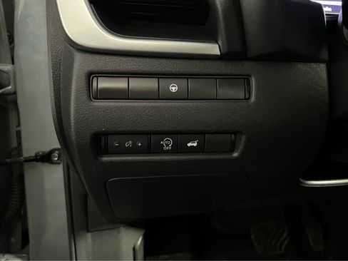 Used 2023 Nissan Rogue Platinum image 18