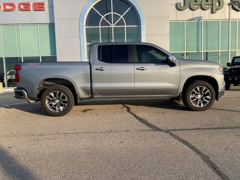Used 2025 Chevrolet Silverado 1500 LT AWD/4WD image 4
