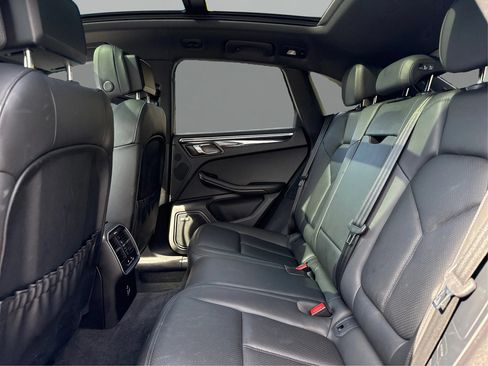 Used 2022 Porsche Macan AWD/4WD image 10