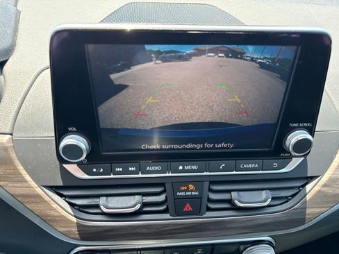 Used 2023 Nissan Altima 2.5 SV FWD image 18