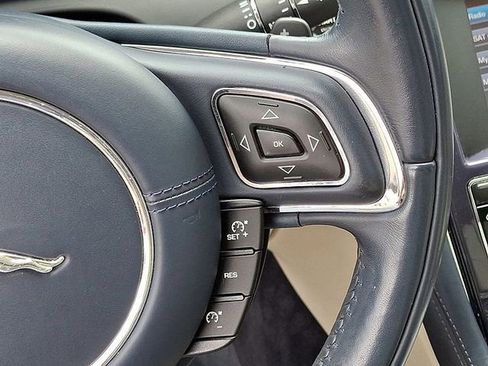 Used 2011 Jaguar XJ image 22