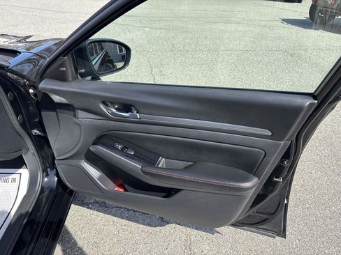 Used 2024 Nissan Altima 2.5 SR image 25