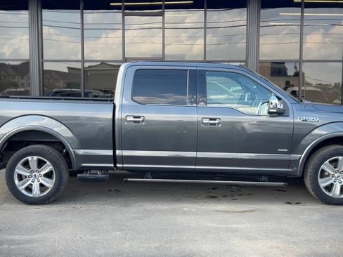 Used 2016 Ford F150 Platinum w/ Equipment Group 701A Luxury AWD/4WD image 2