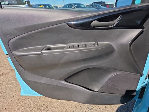 Used 2022 Chevrolet Spark LT image 13