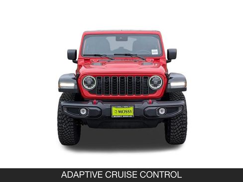 Used 2025 Jeep Wrangler Unlimited Rubicon AWD/4WD image 4