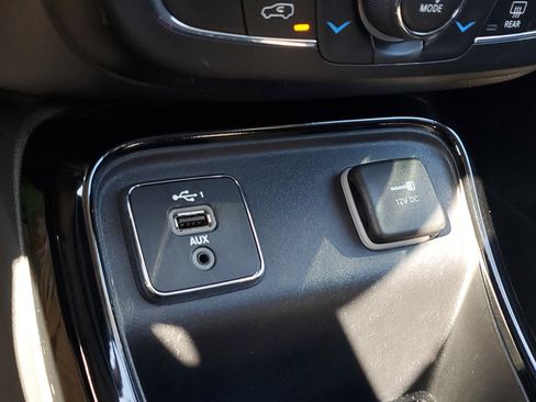 Used 2021 Jeep Compass Latitude image 29