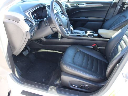 Used 2014 Ford Fusion Energi SE w/ Driver Assist Package image 11