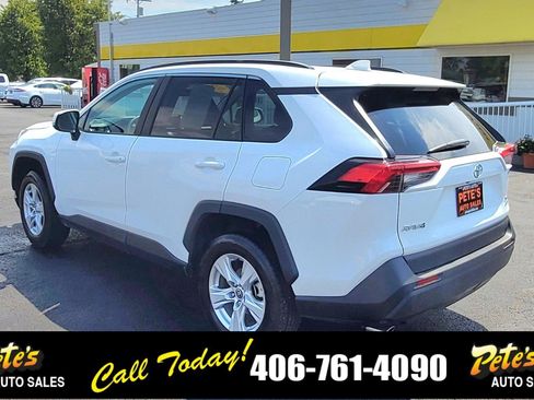 Used 2021 Toyota RAV4 XLE image 2