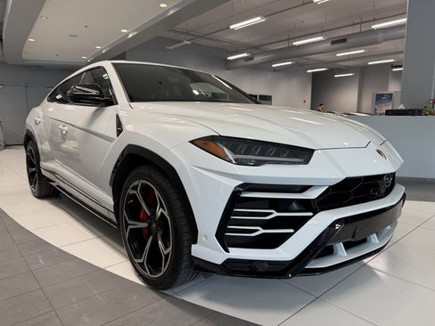 Used 2020 Lamborghini Urus AWD/4WD image 5