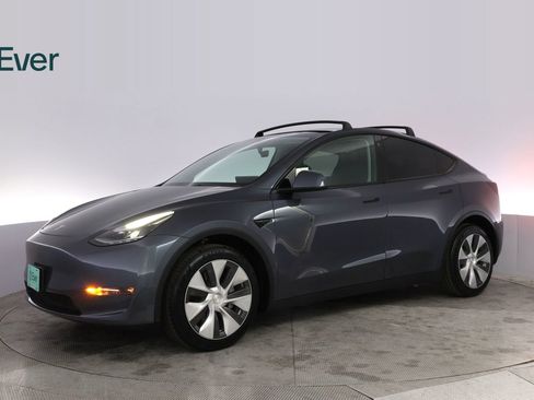 Used 2023 Tesla Model Y Long Range AWD/4WD image 18