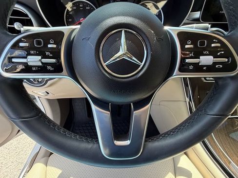 Used 2022 Mercedes-Benz GLC 300 4MATIC image 23