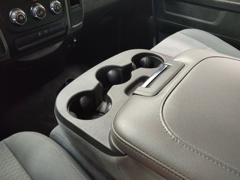 Used 2018 RAM 1500 Express RWD image 26