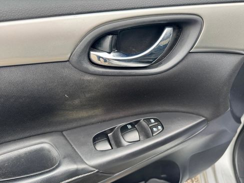 Used 2018 Nissan Sentra S FWD image 17