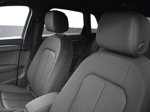 Used 2025 Audi Q3 2.0T Premium w/ Convenience Package AWD/4WD image 9