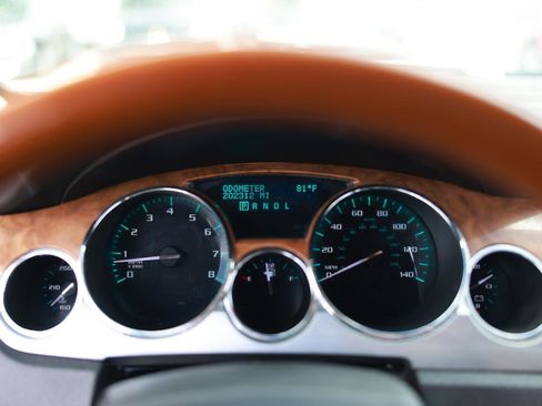 Used 2010 Buick Enclave CXL w/ Trailering Provision Package image 31