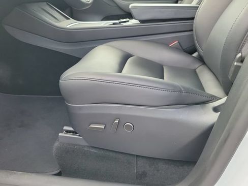 Used 2025 Tesla Model Y Long Range RWD image 17