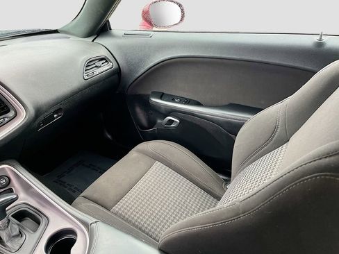 Used 2020 Dodge Challenger SXT w/ Blacktop Package image 21