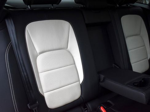 Used 2018 Jaguar F-PACE R-Sport image 45