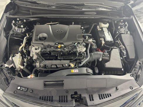 Used 2024 Toyota Camry SE FWD image 11