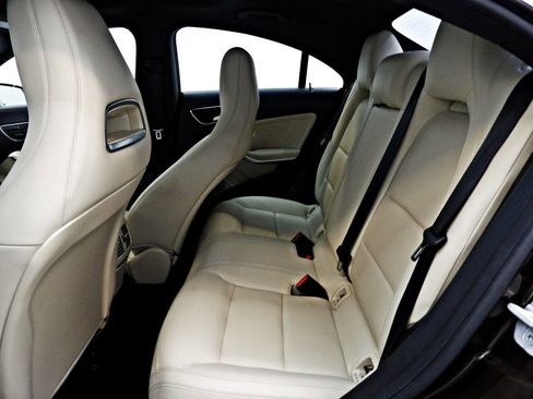 Used 2014 Mercedes-Benz CLA 250 4MATIC image 10