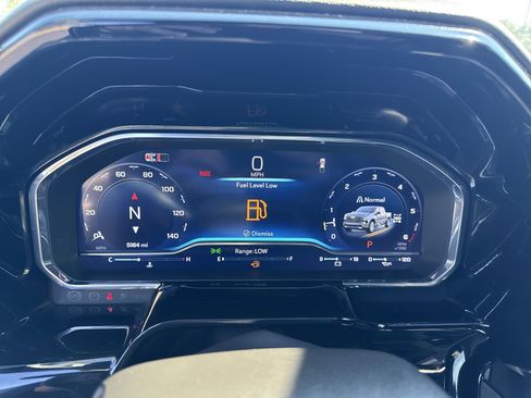 Used 2024 Chevrolet Silverado 1500 High Country w/ High Country Premium Package image 18