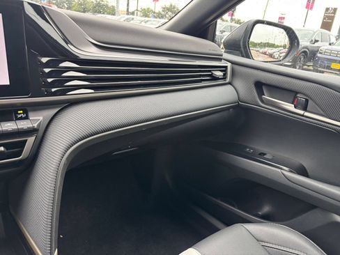 Used 2026 Toyota Camry SE FWD image 35