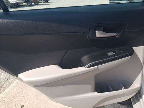 Used 2014 Toyota Camry LE FWD image 12