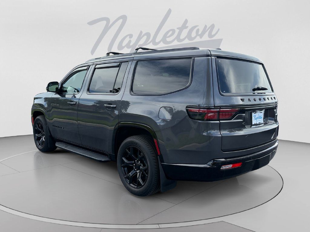 Used 2023 Jeep Wagoneer Series II RWD image 3
