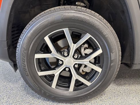 Used 2023 Jeep Grand Cherokee Limited w/ Trailer Tow Package image 38