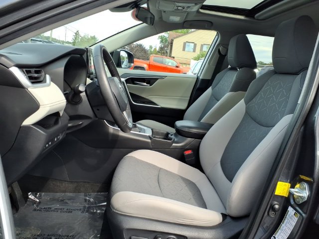 Certified 2021 Toyota RAV4 XLE w/ Convenience Package AWD/4WD image 17