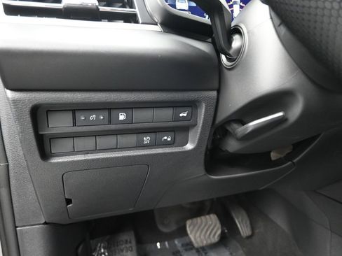 Used 2024 Mitsubishi Outlander SE image 19