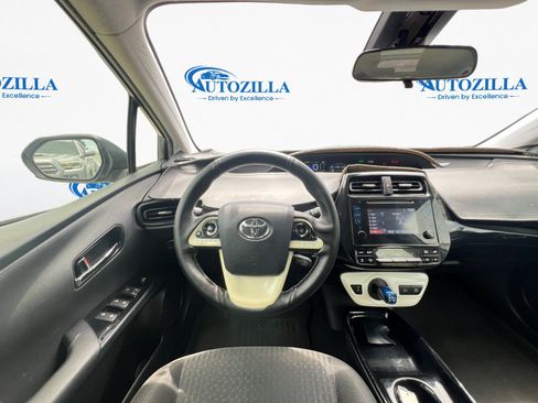 Used 2017 Toyota Prius FWD image 9