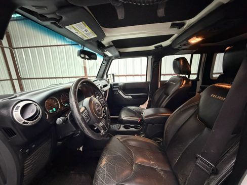 Used 2017 Jeep Wrangler Unlimited Rubicon w/ Connectivity Group AWD/4WD image 8