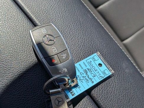 Used 2019 Mercedes-Benz C 300 Sedan w/ Premium Package image 32