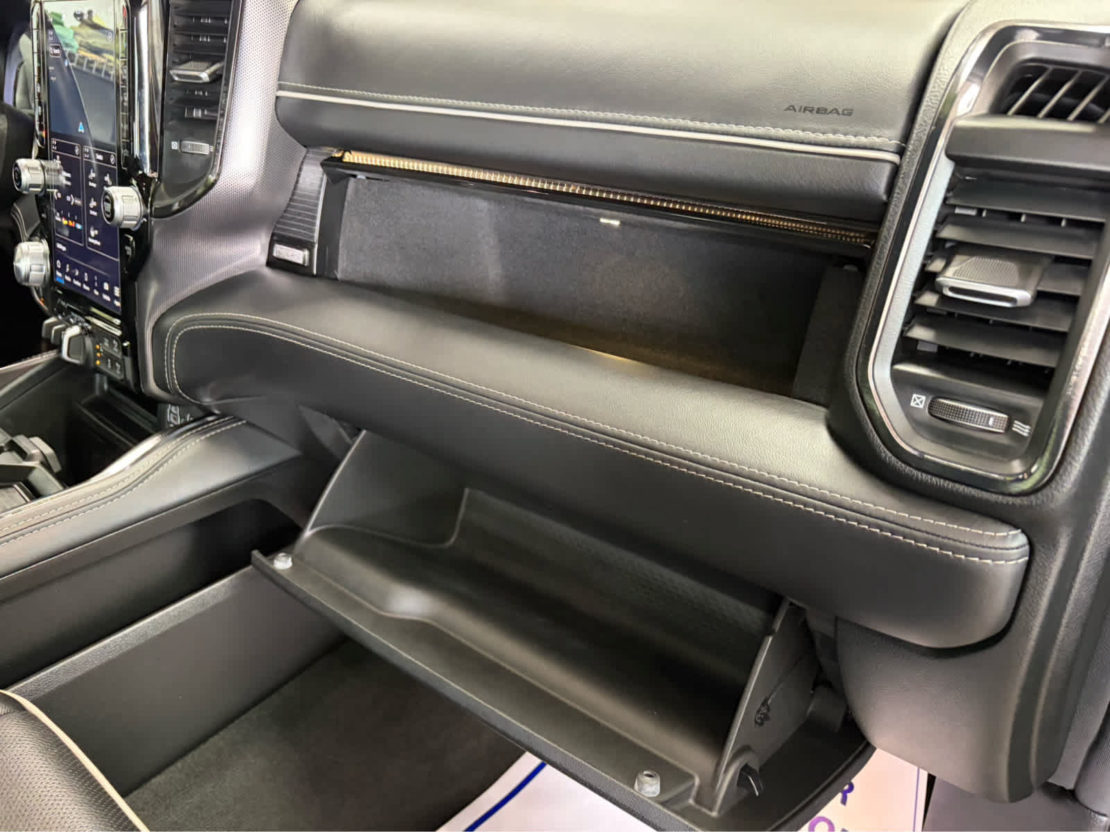 Used 2023 RAM 1500 Limited AWD/4WD image 31