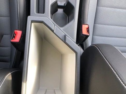 Used 2025 Volkswagen Jetta SE image 20