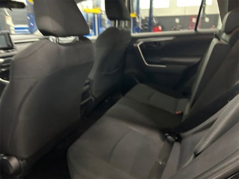 Used 2019 Toyota RAV4 LE image 16