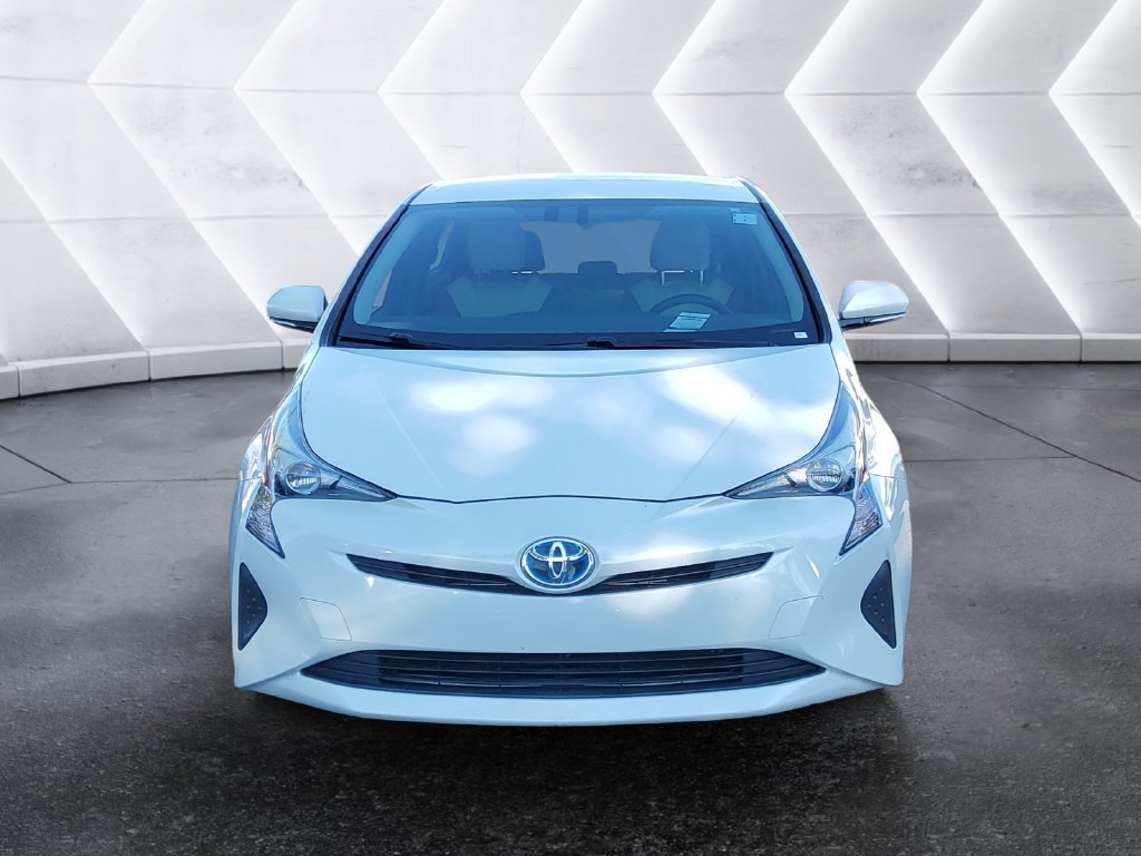 Used 2016 Toyota Prius Four FWD image 2