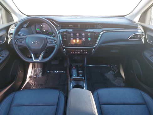 Used 2022 Chevrolet Bolt EUV Premier w/ Sun & Sound Package image 9