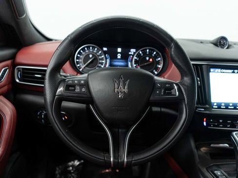 Used 2022 Maserati Levante GT image 15
