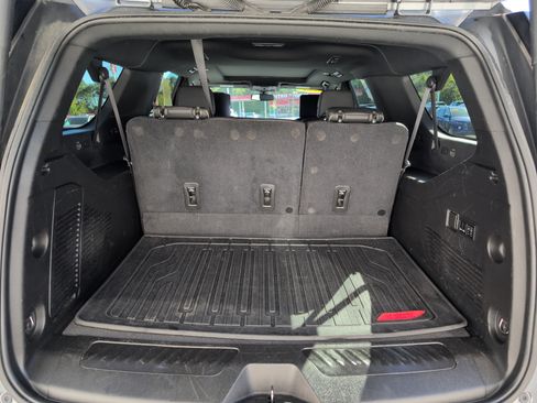 Used 2021 GMC Yukon XL SLT w/ SLT Luxury Plus Package image 9