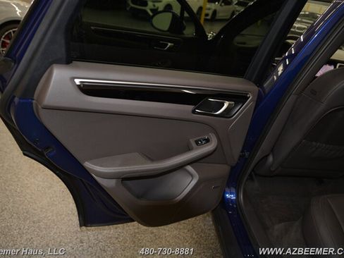 Used 2023 Porsche Macan image 38