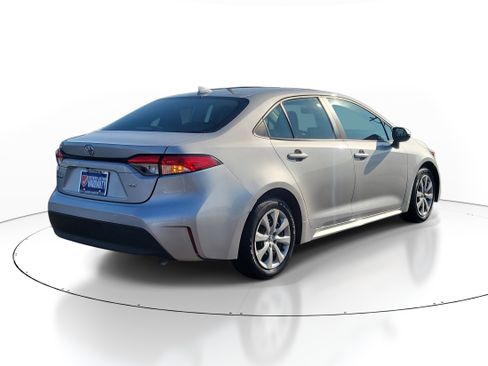 Used 2024 Toyota Corolla LE FWD image 4