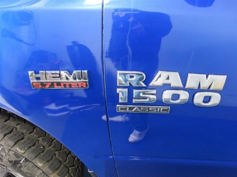 Used 2019 RAM 1500 Classic SLT AWD/4WD image 15
