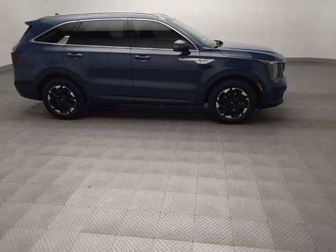 Used 2024 Kia Sorento S w/ Panoramic Sunroof Package FWD image 11